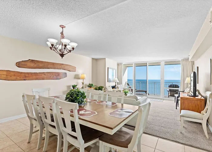 Holiday home 3br Penthouse With Immaculate Views And Amenities Including A Ice Rink *