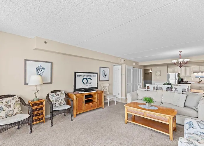 3br Penthouse With Immaculate Views And Amenities Including A Ice Rink *