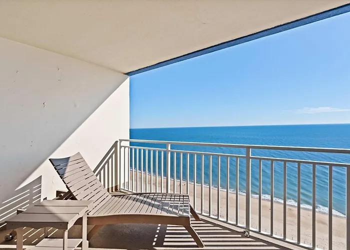 3br Penthouse With Immaculate Views And Amenities Including A Ice Rink