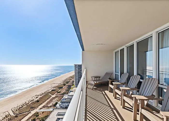 3br Penthouse With Immaculate Views And Amenities Including A Ice Rink *