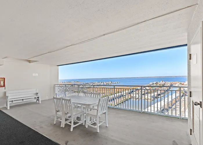 Holiday home 3br Penthouse With Immaculate Views And Amenities Including A Ice Rink *