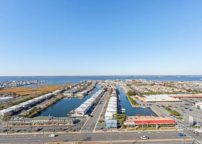 3br Penthouse With Immaculate Views And Amenities Including A Ice Rink Ocean City