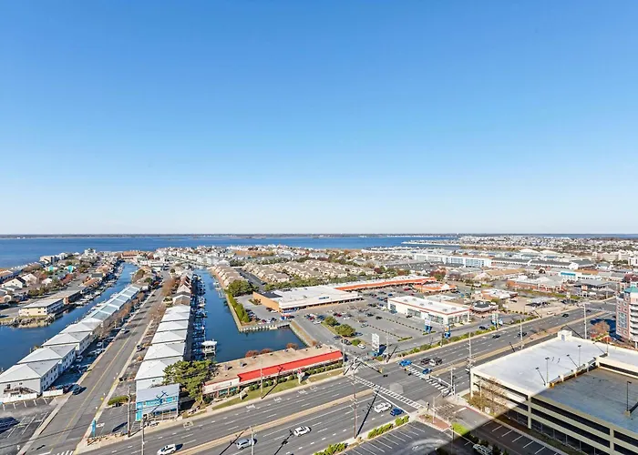 3br Penthouse With Immaculate Views And Amenities Including A Ice Rink Holiday home *